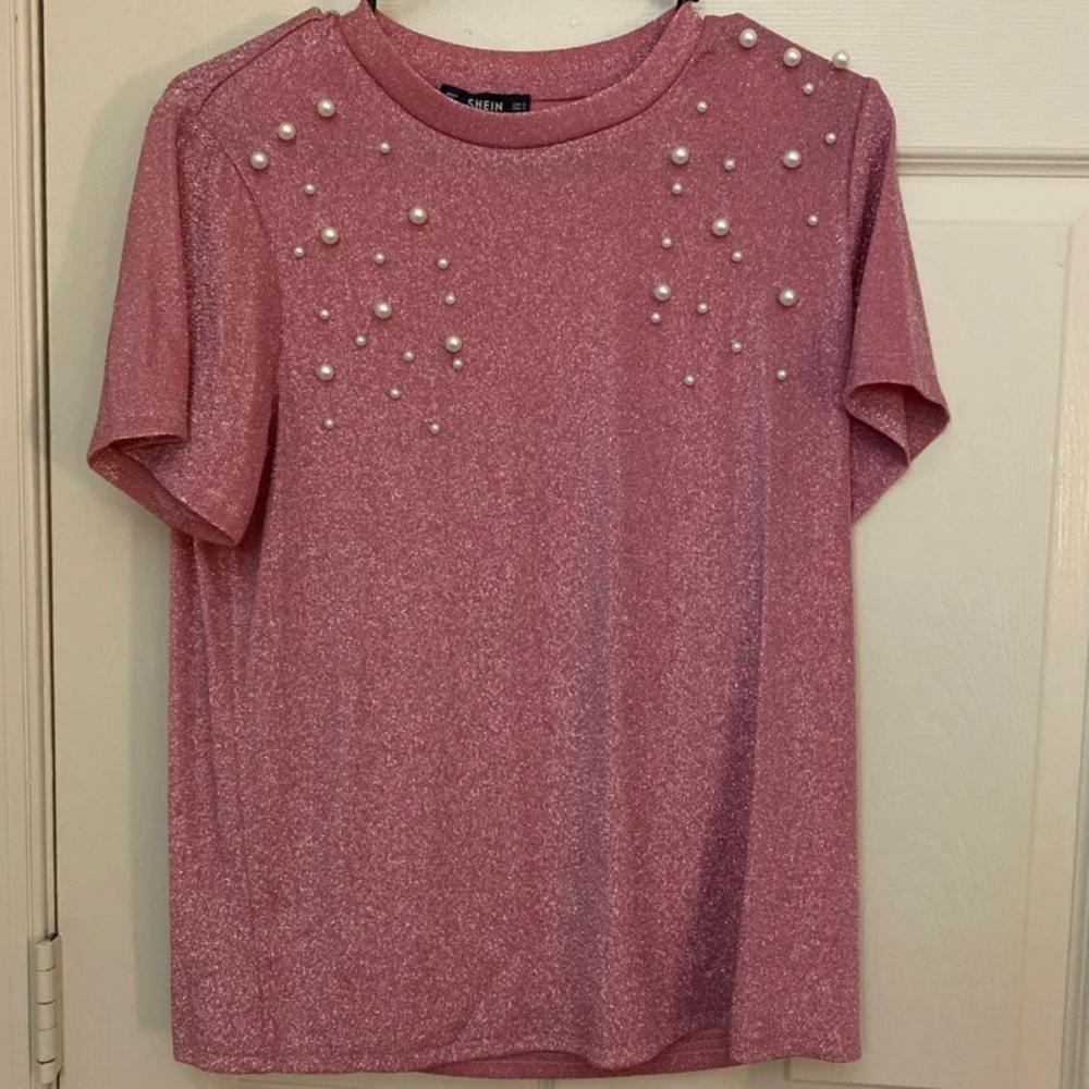 Shiny top with pearls